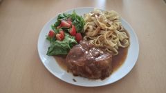 Schweinebraten mit Tagiatelle